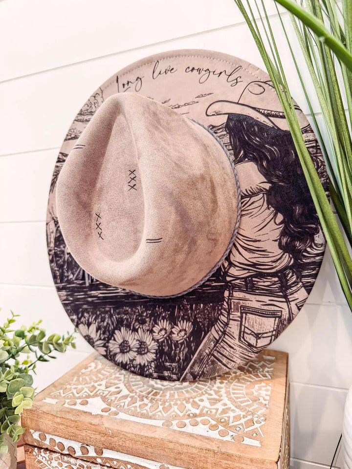 Engraved Cowgirl Mountain Hat : Mocha