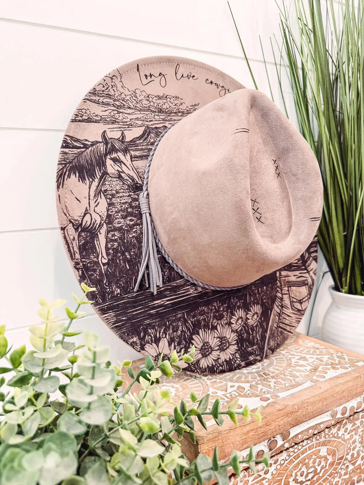 Engraved Cowgirl Mountain Hat : Mocha