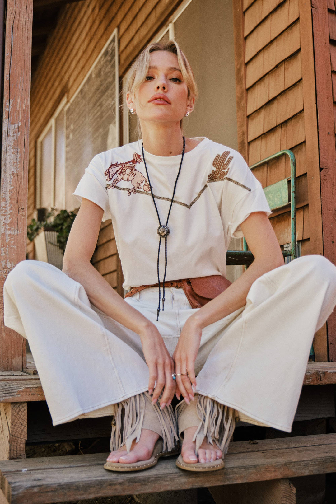 23376T -  Embroidered Shoulder Western Yoke T-Shirt: OFF WHITE / L