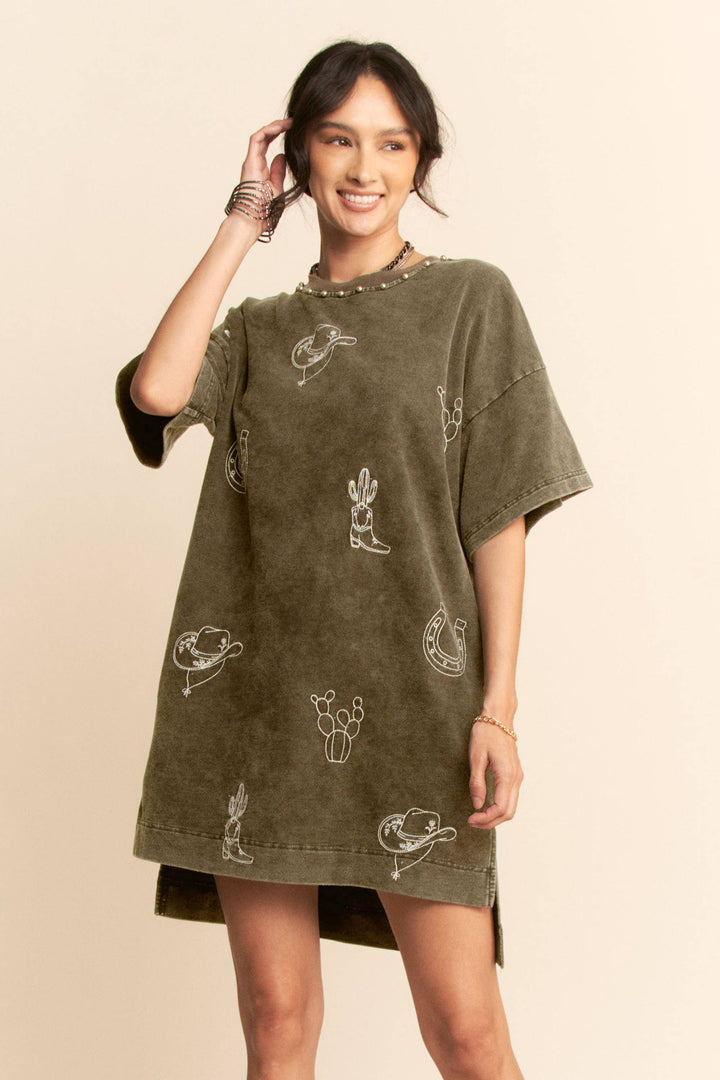MINERAL EMBROIDERED SHORT SLEEVE TERRY DRESS: WASHED BLACK / L