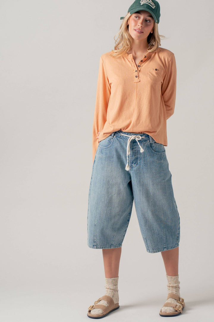 Drawstring Waist Barrel Leg Denim Shorts