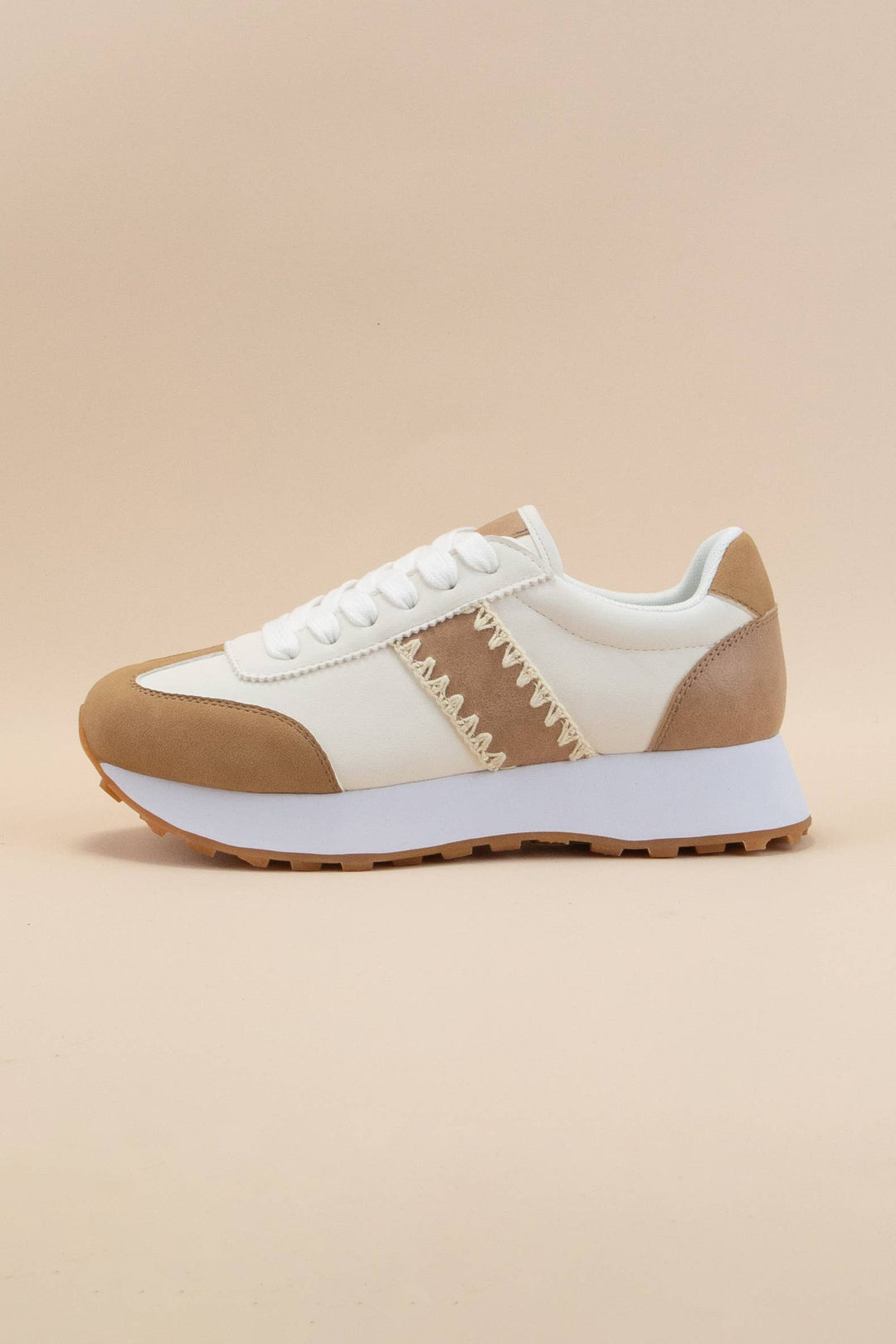 POETRY STITCHED EDGE DESIGN LIGHTWEIGHT SNEAKERS: BLACK / 6.5