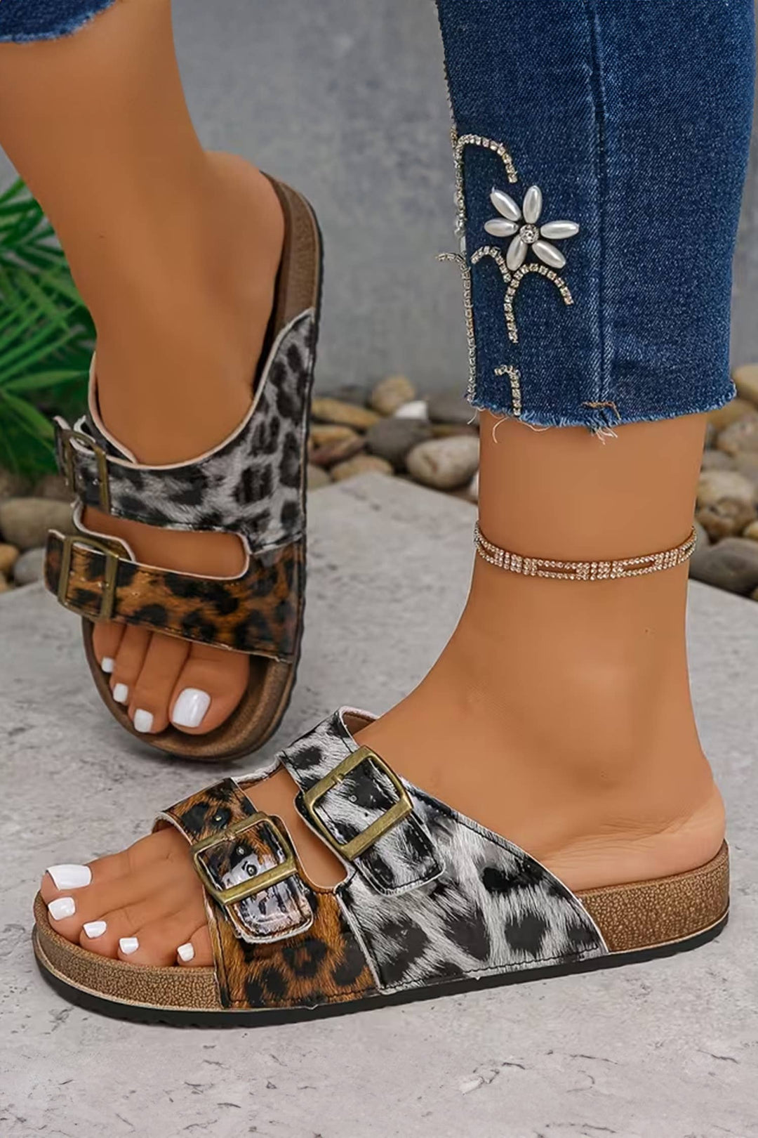 Western Suede Rivet Hollow Out PU Leather Slip-on Shoes