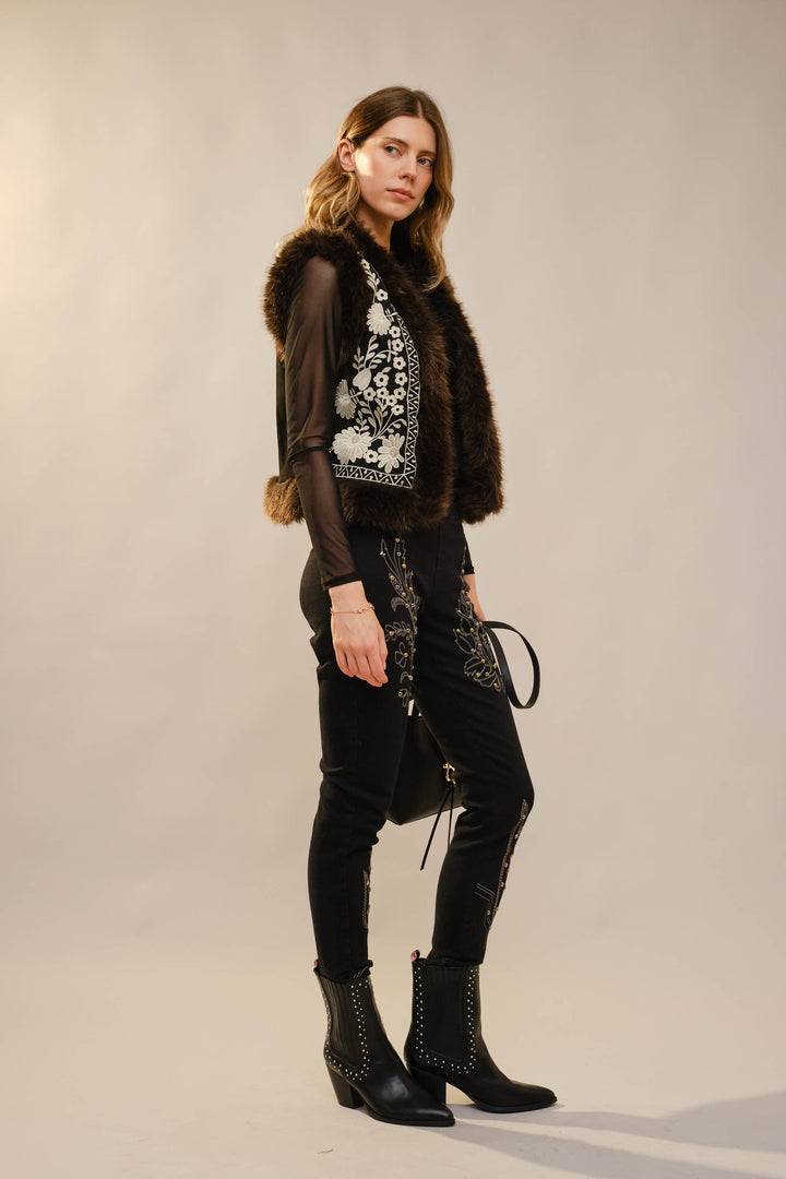 91718V Embroidered Suede Vest With Fur Trim: BEIGE / S-M-L