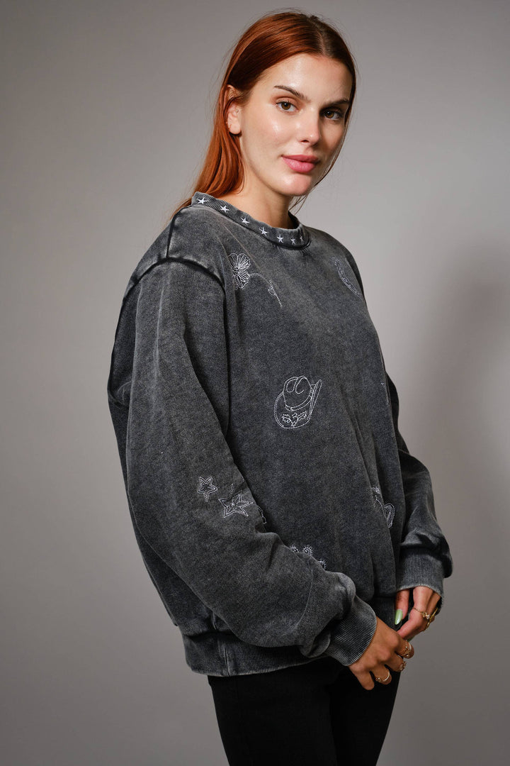 91628T - Mineral Wash Western Embroidered Sweatshirt: CHARCOAL / L