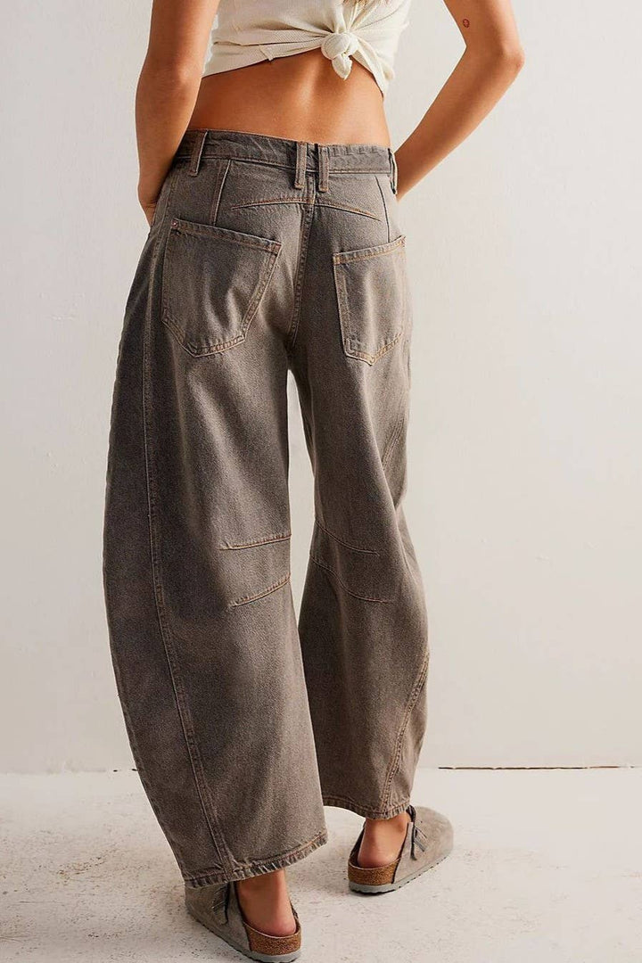 Slouchy Curved leg shape Barrel Jeans: Camel / M