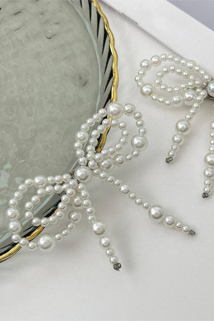 Elegant Pearl Bow Pin Accessory