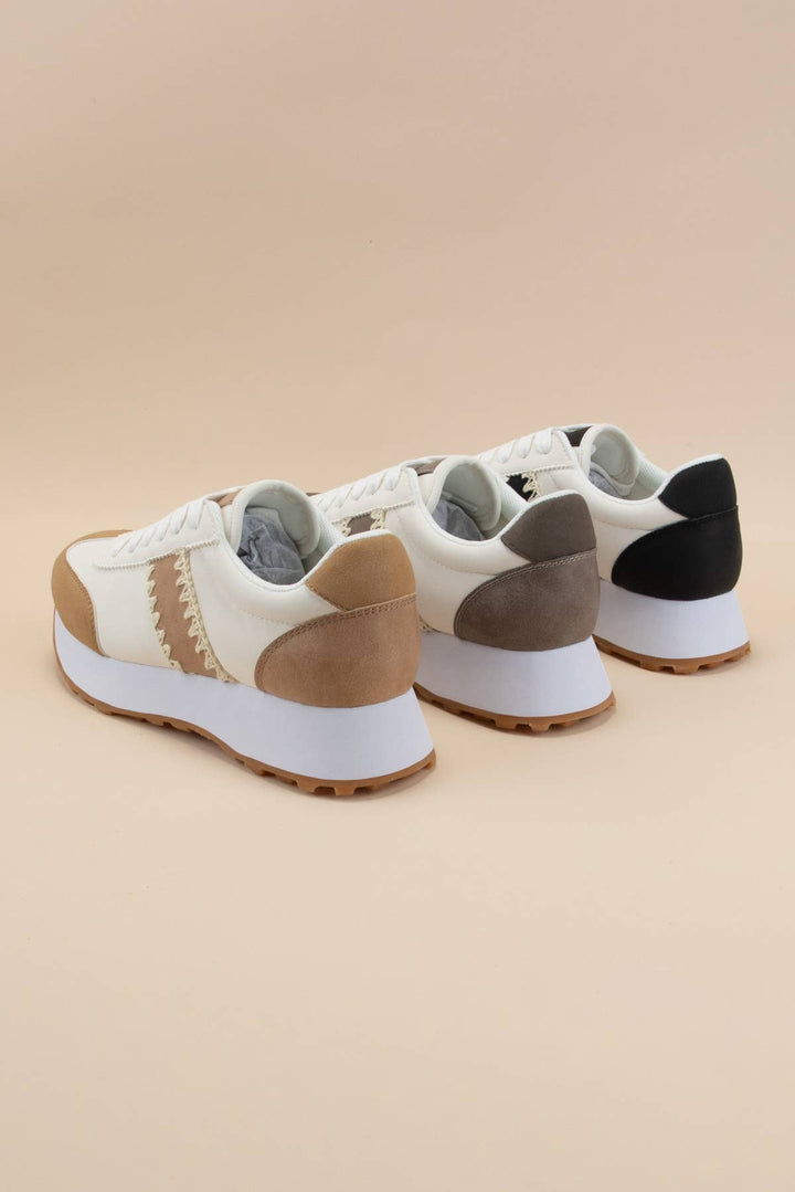 POETRY STITCHED EDGE DESIGN LIGHTWEIGHT SNEAKERS: BLACK / 8