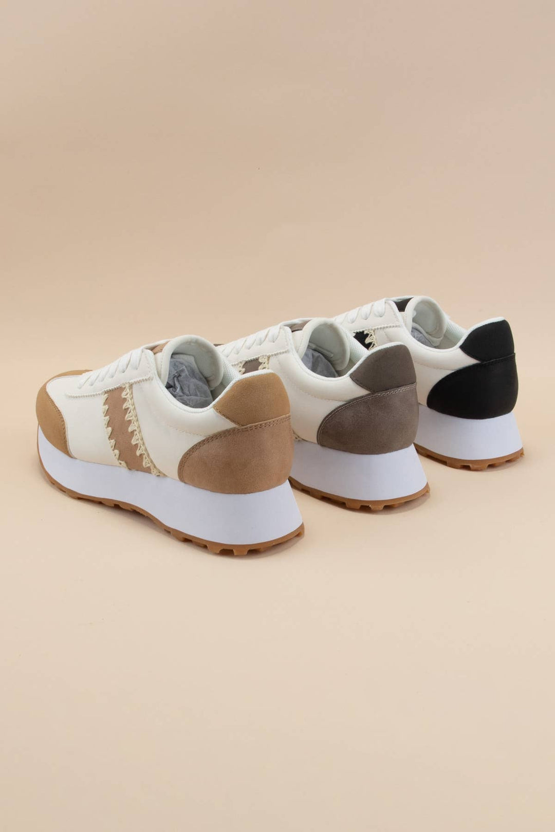 POETRY STITCHED EDGE DESIGN LIGHTWEIGHT SNEAKERS: BLACK / 7