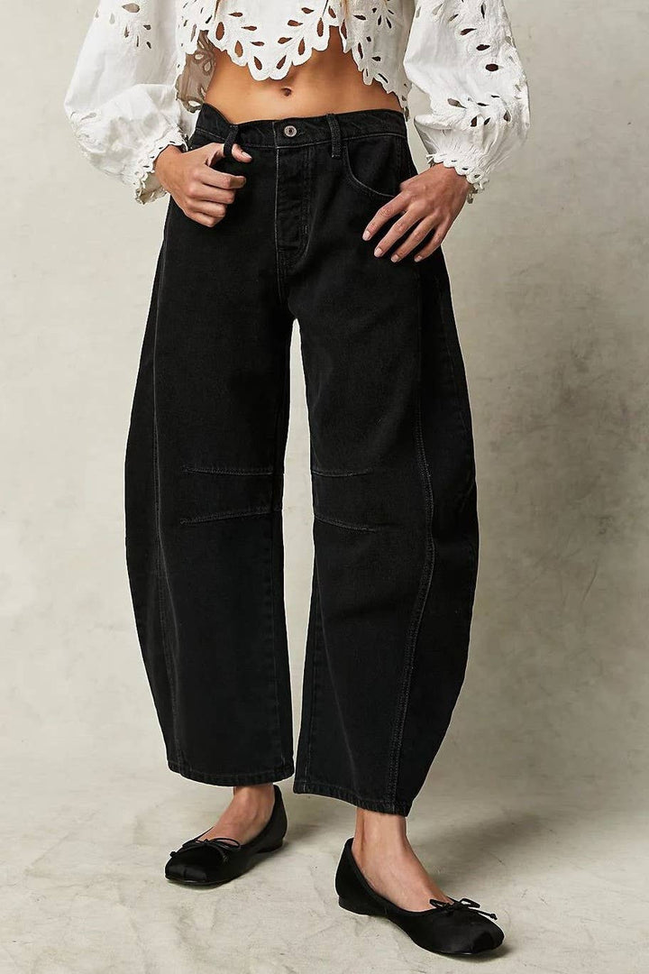 Slouchy Curved leg shape Barrel Jeans: Black