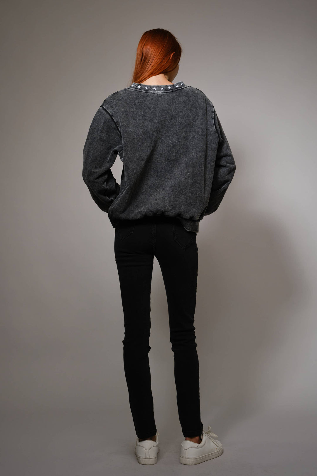 91628T - Mineral Wash Western Embroidered Sweatshirt: CHARCOAL / L