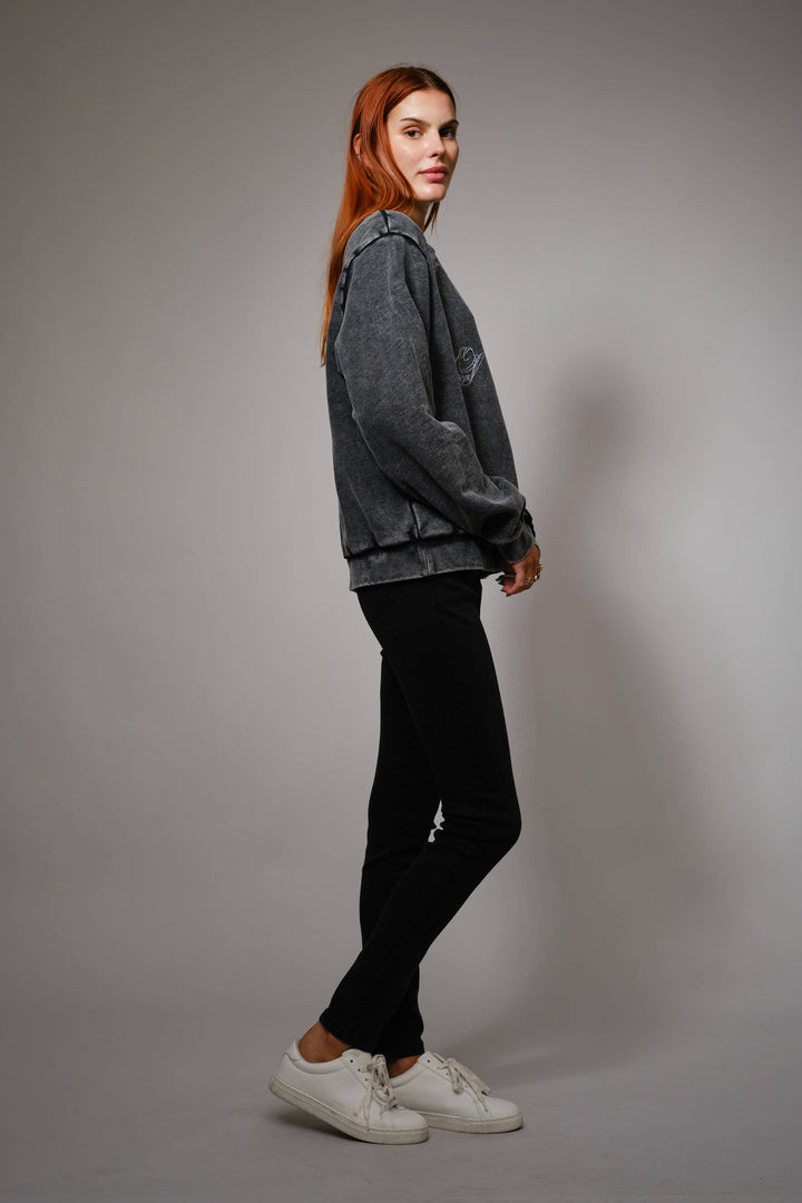 91628T - Mineral Wash Western Embroidered Sweatshirt: CHARCOAL / S