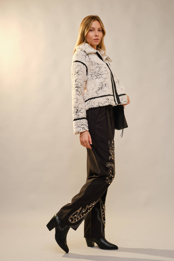 99682J Embroidered Sherpa Jacket : IVORY / S-M-L