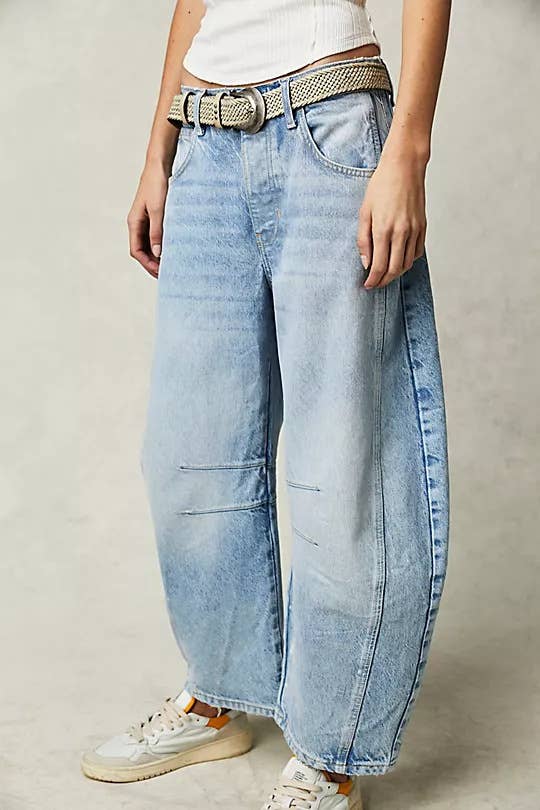 Slouchy Curved leg shape Barrel Jeans: Light blue