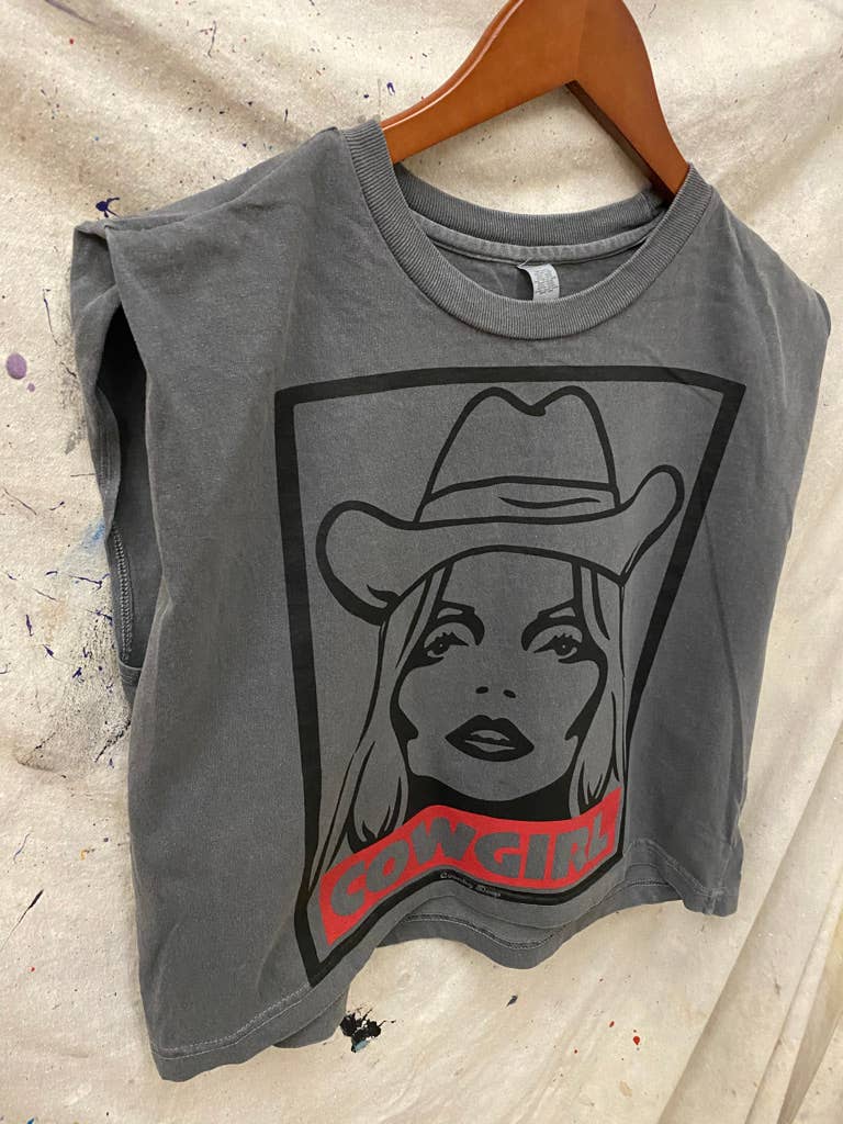 Cowgirl 90's Boxy midriff pinned sleeve muscle top tee