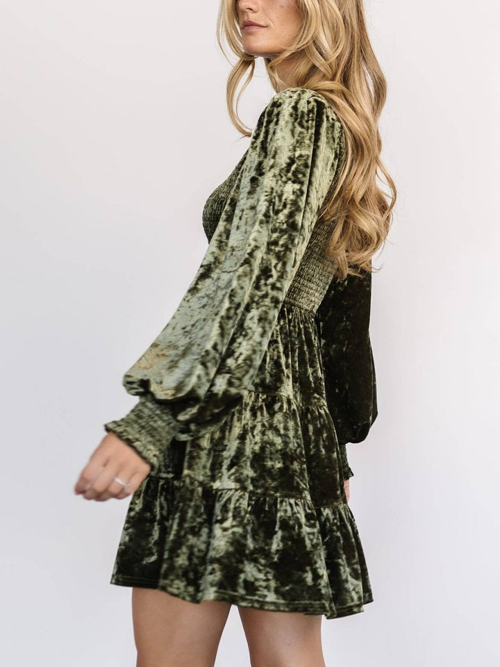 Velvet Ruffled Crewneck Dress: Black / L