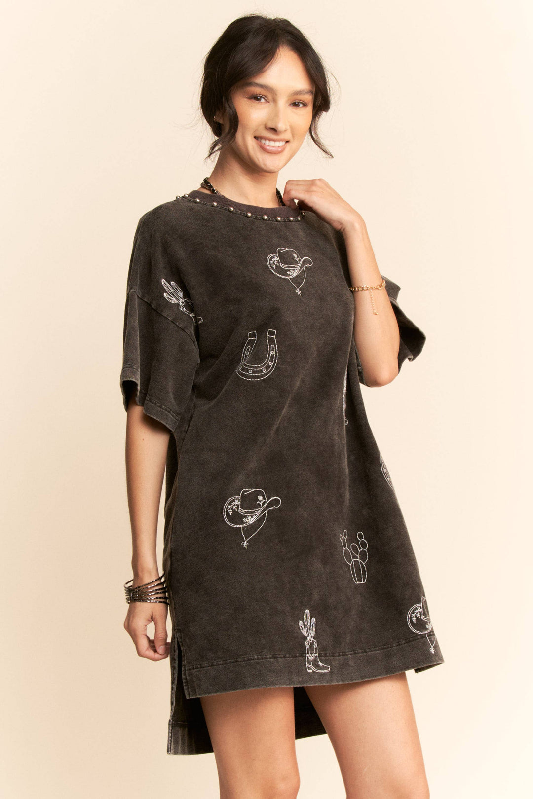 MINERAL EMBROIDERED SHORT SLEEVE TERRY DRESS: WASHED BLACK / S