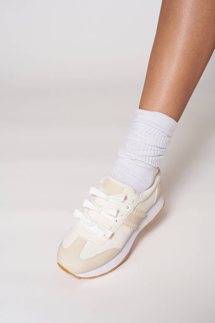 POETRY STITCHED EDGE DESIGN LIGHTWEIGHT SNEAKERS: BLACK / 9