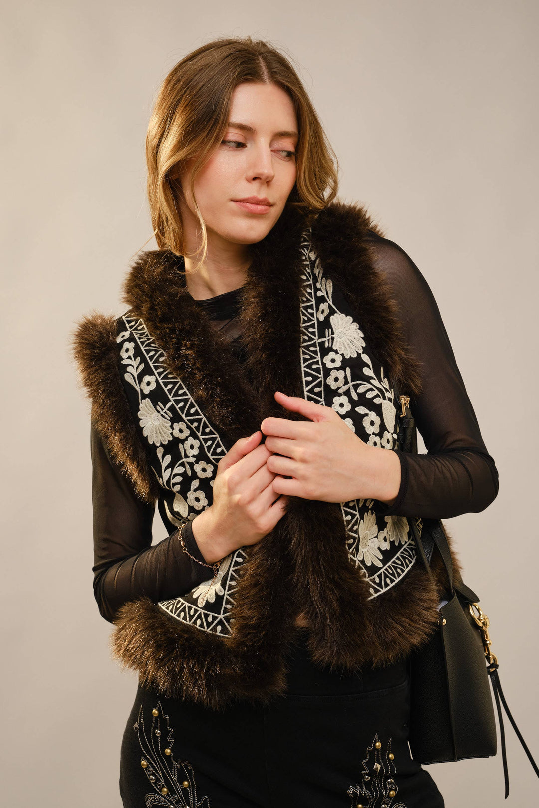 91718V Embroidered Suede Vest With Fur Trim: BEIGE / S-M-L