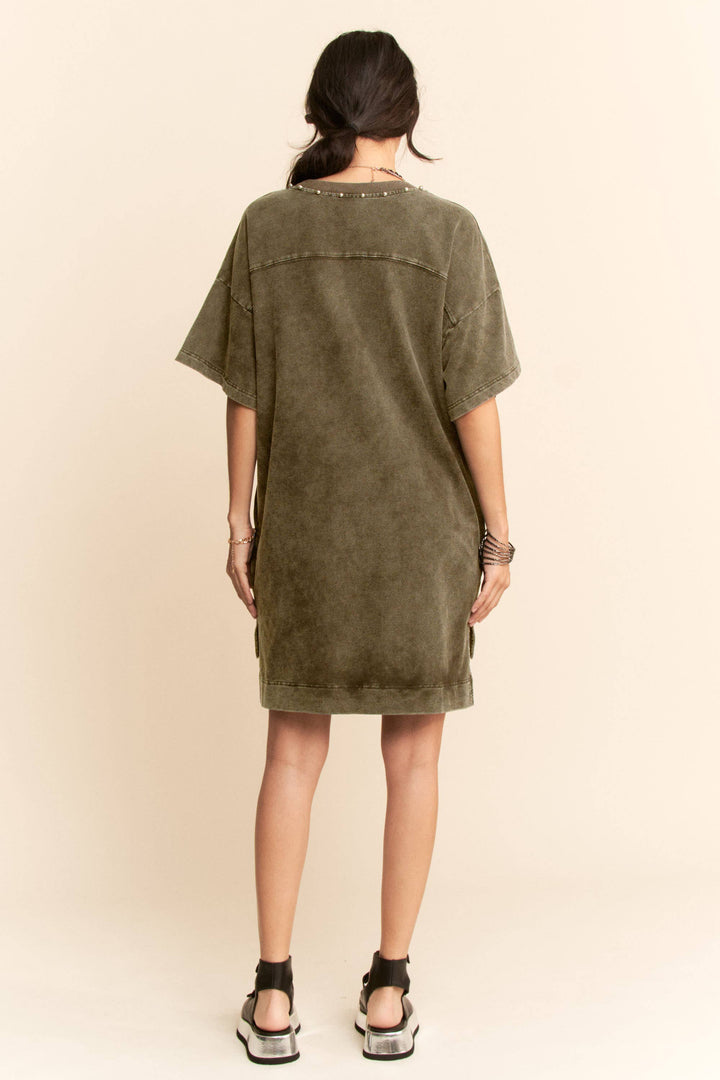 MINERAL EMBROIDERED SHORT SLEEVE TERRY DRESS: WASHED BLACK / M