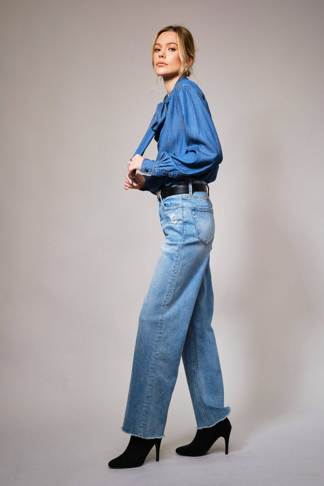 23612T - Tie Neck Hidden Button Chambray Blouse: DARK WASH / M