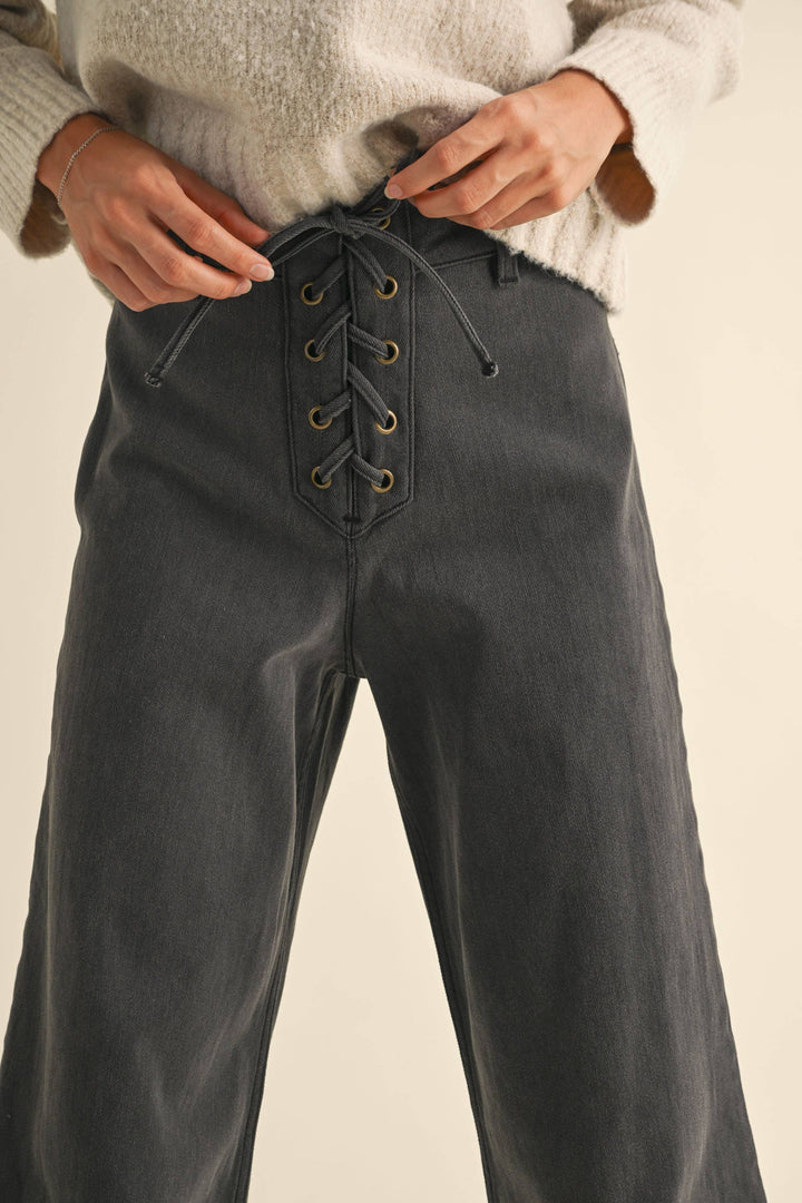 LACE-UP FRONT DETAIL STRETCHED PANTS