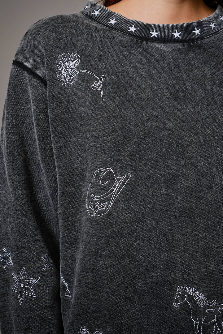 91628T - Mineral Wash Western Embroidered Sweatshirt: CHARCOAL / L