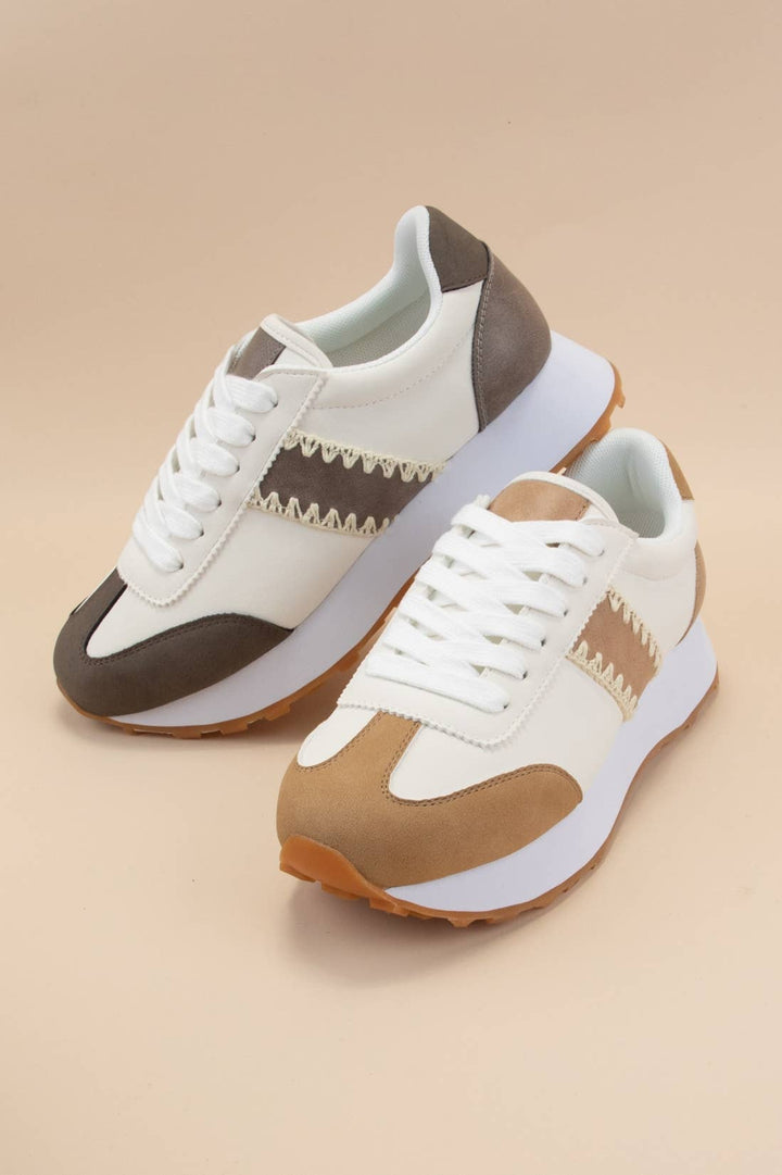 POETRY STITCHED EDGE DESIGN LIGHTWEIGHT SNEAKERS: BLACK / 9
