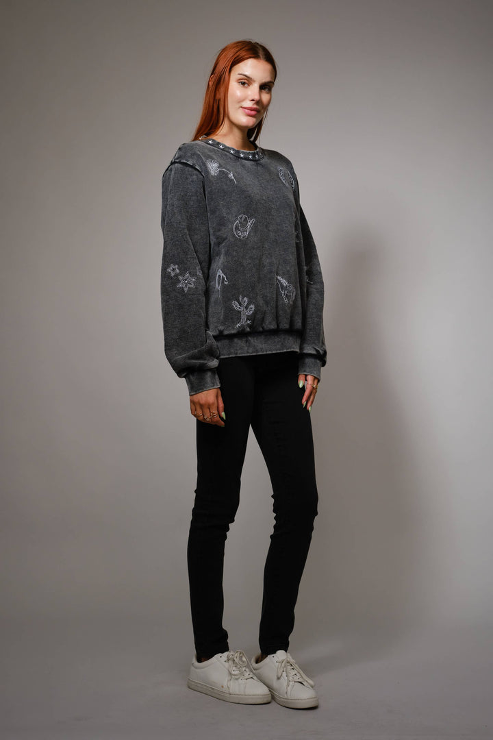 91628T - Mineral Wash Western Embroidered Sweatshirt: CHARCOAL / M
