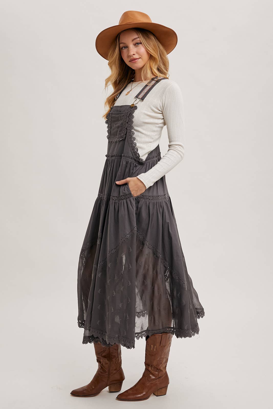 LACE EMBROIDERED TULLE BIB MAXI DRESS: ASH / L