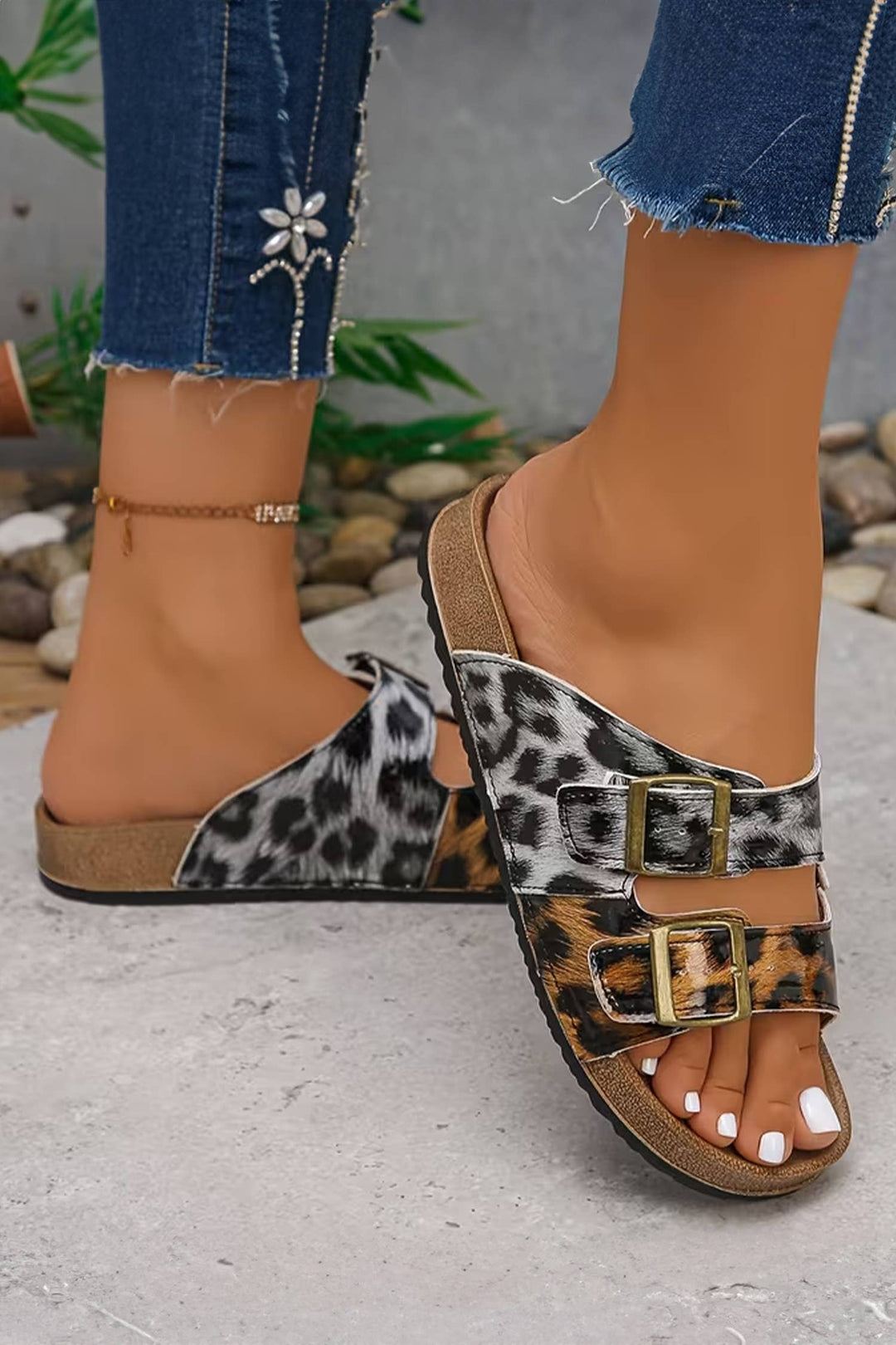 Western Suede Rivet Hollow Out PU Leather Slip-on Shoes