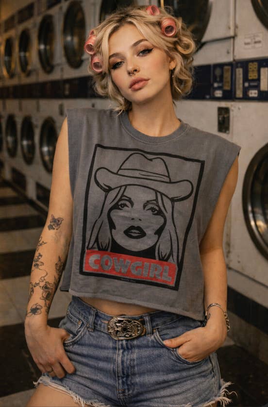 Cowgirl 90's Boxy midriff pinned sleeve muscle top tee