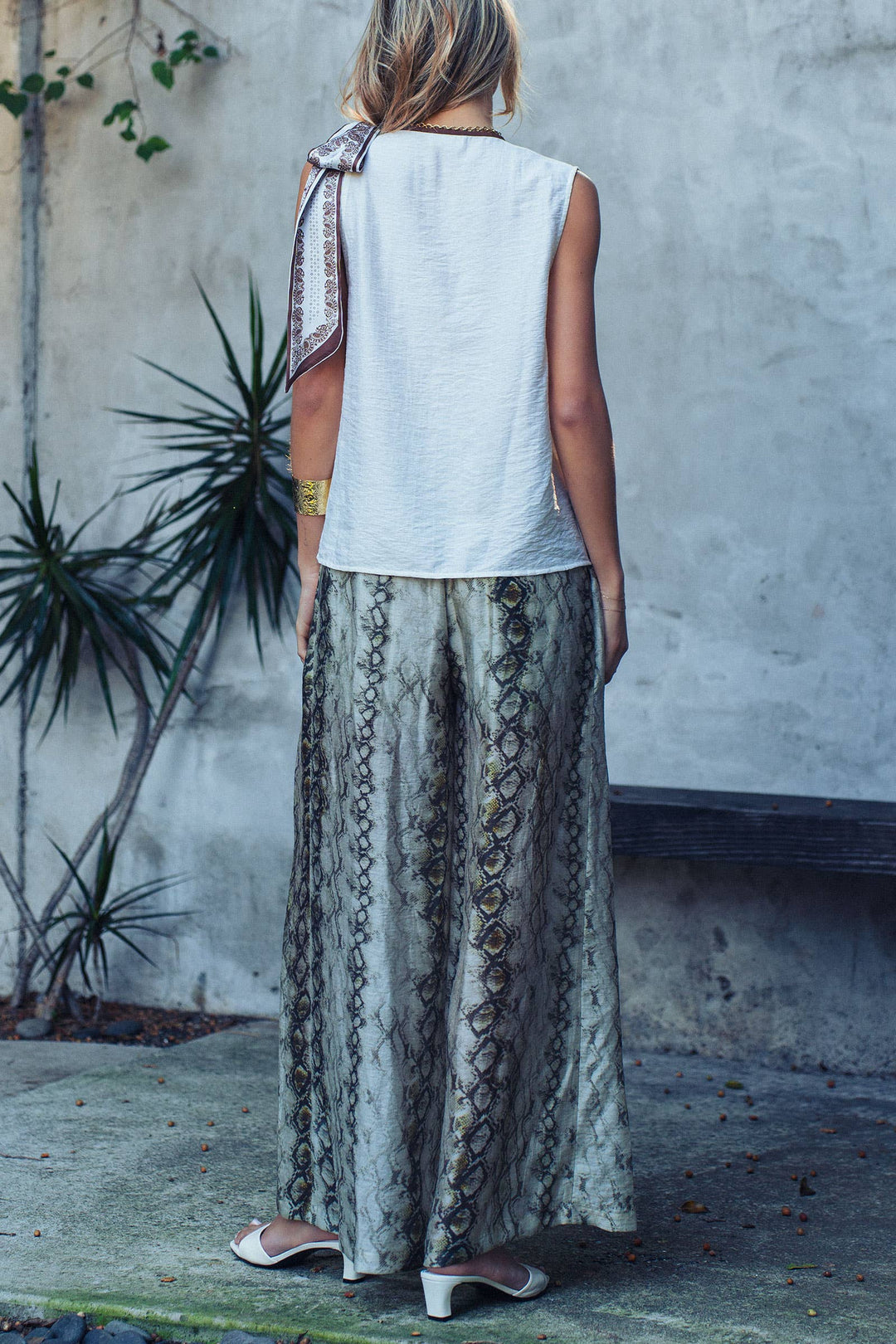 Paisley Scarf Tie Shoulder Linen Blend Top: White / S-M-L:2-2-2