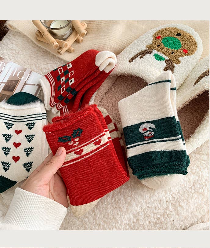 Christmas Festive Patterns Socks, Retro Holiday Themed Socks: ChristmasTree