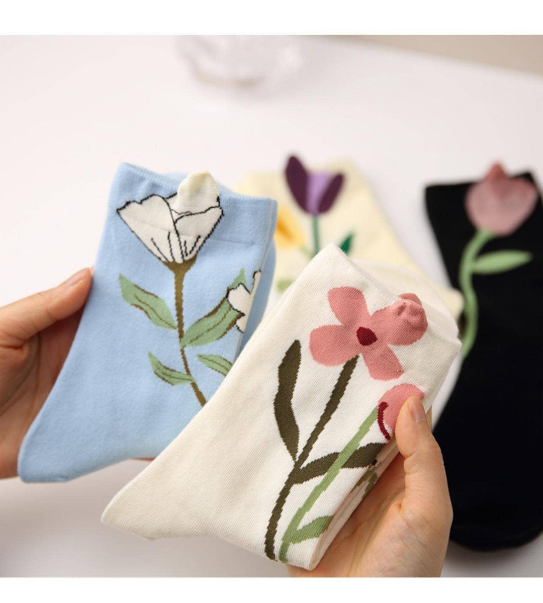 Three-dimensional flower socks with branches and leaves: White