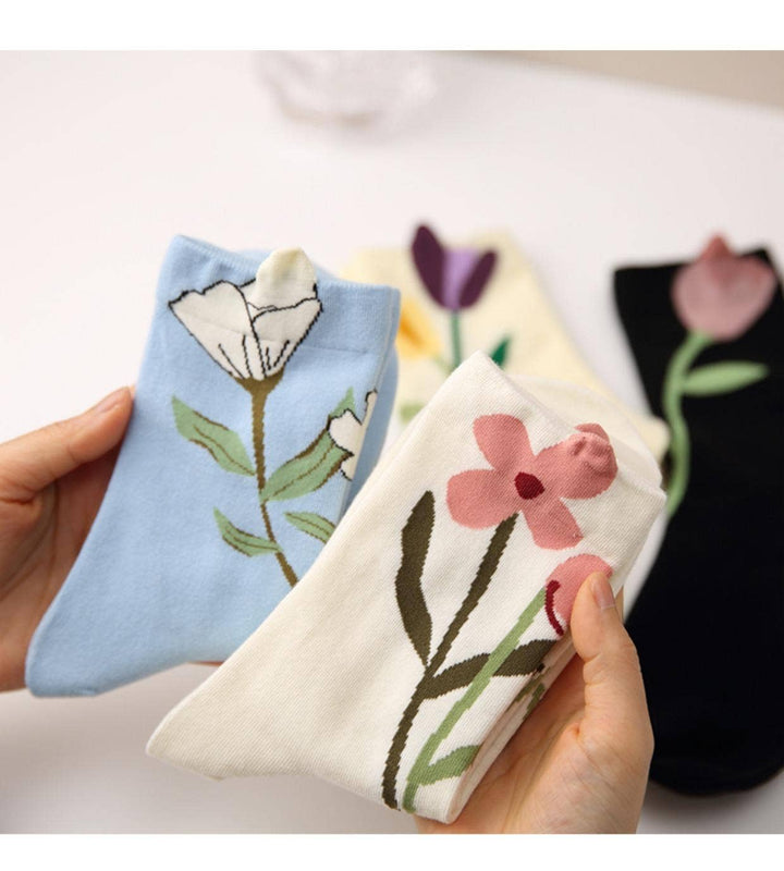 Three-dimensional flower socks with branches and leaves: White