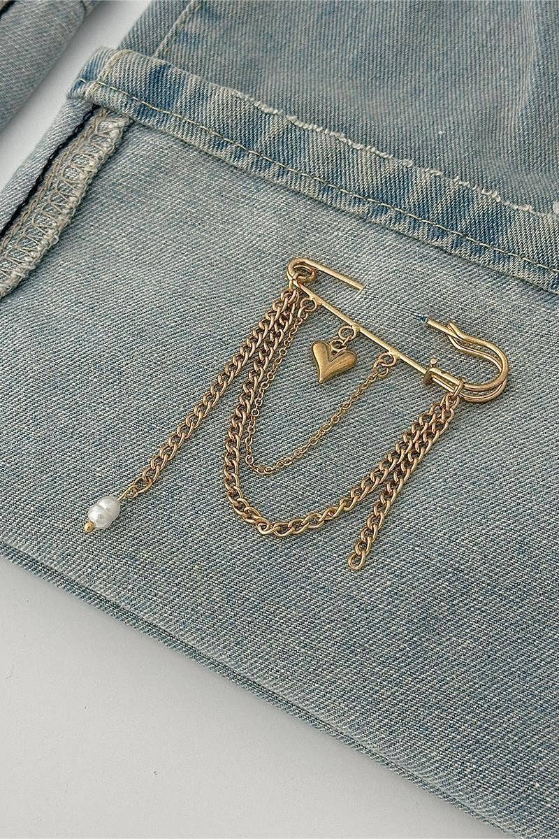 Chic Heart Chain Brooch: GOLD