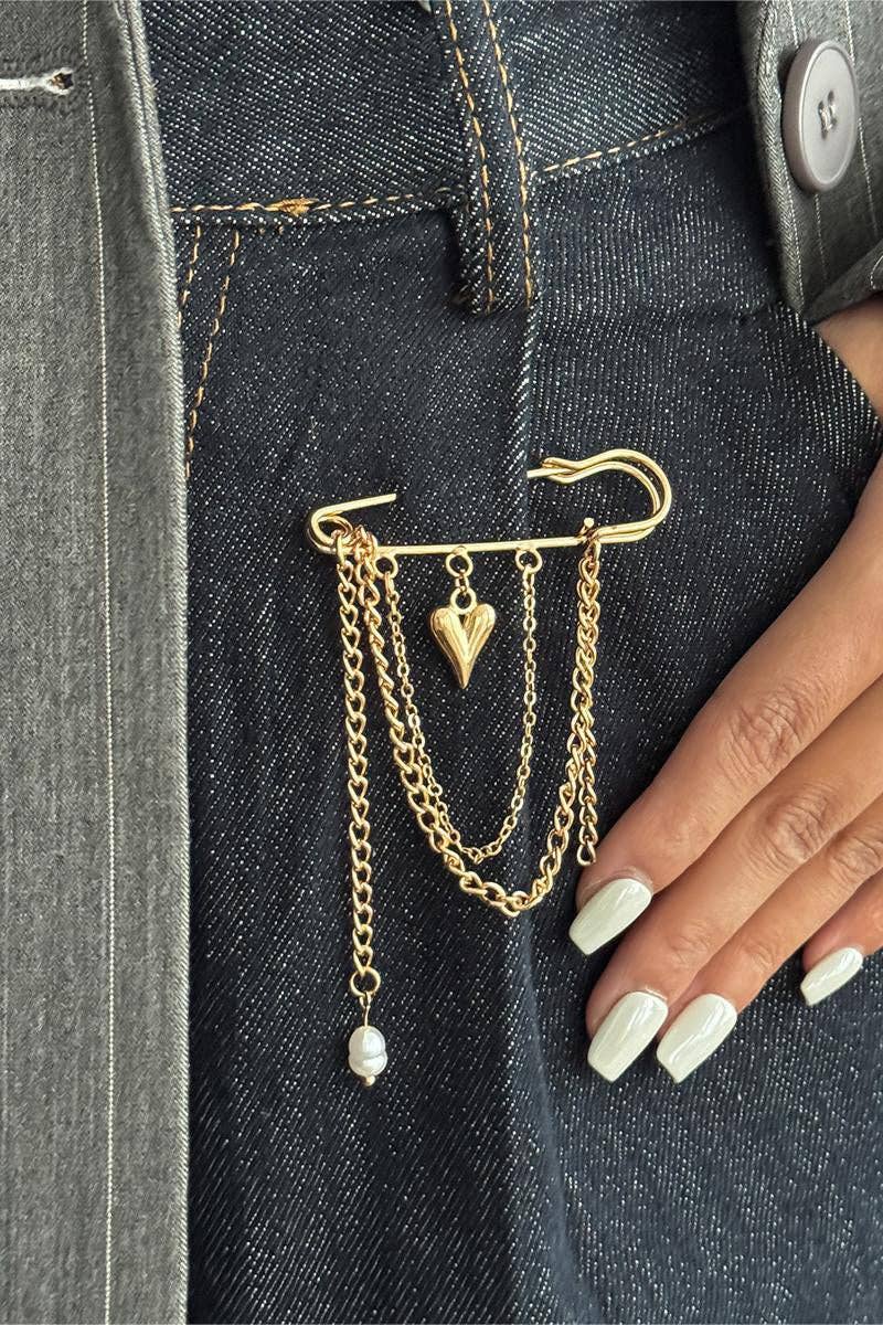 Chic Heart Chain Brooch: GOLD
