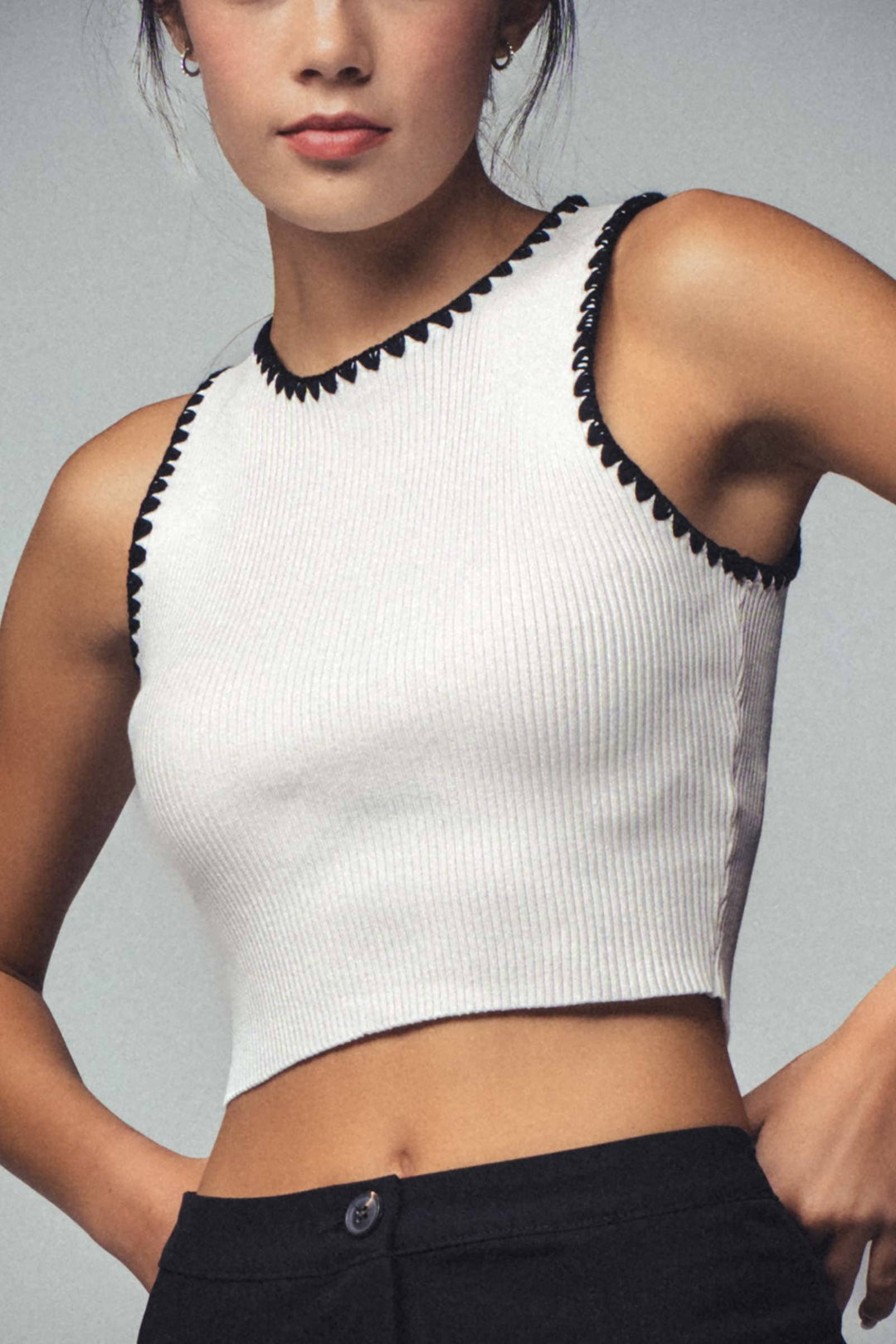 Scalloped Ribbed Knit Crop Top: KHAKI / S-2/M-2/L-2