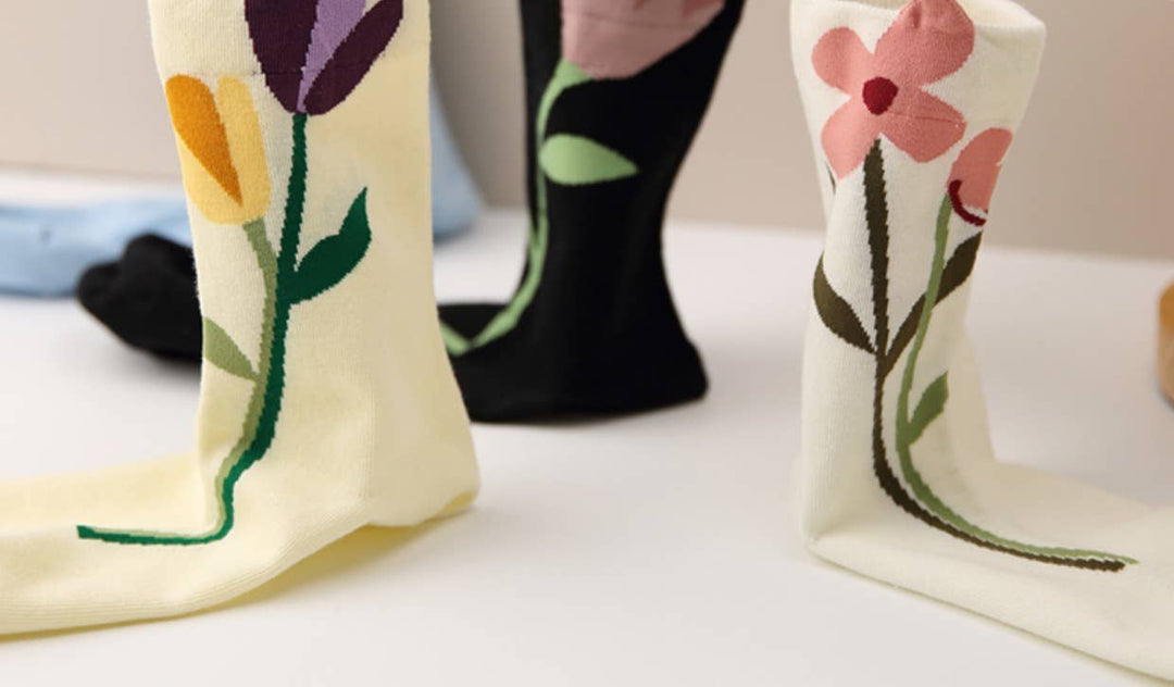 Three-dimensional flower socks with branches and leaves: White