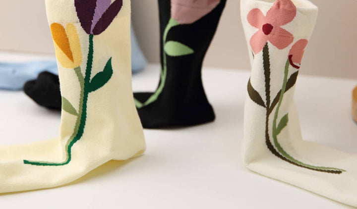 Three-dimensional flower socks with branches and leaves: White