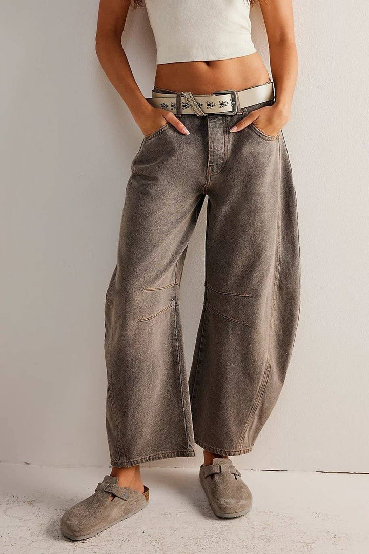 Slouchy Curved leg shape Barrel Jeans: Camel / S