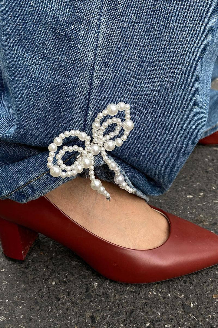 Elegant Pearl Bow Pin Accessory