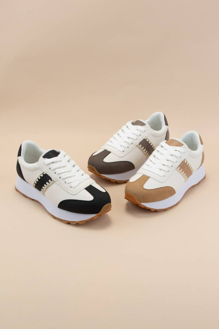 POETRY STITCHED EDGE DESIGN LIGHTWEIGHT SNEAKERS: BLACK / 7