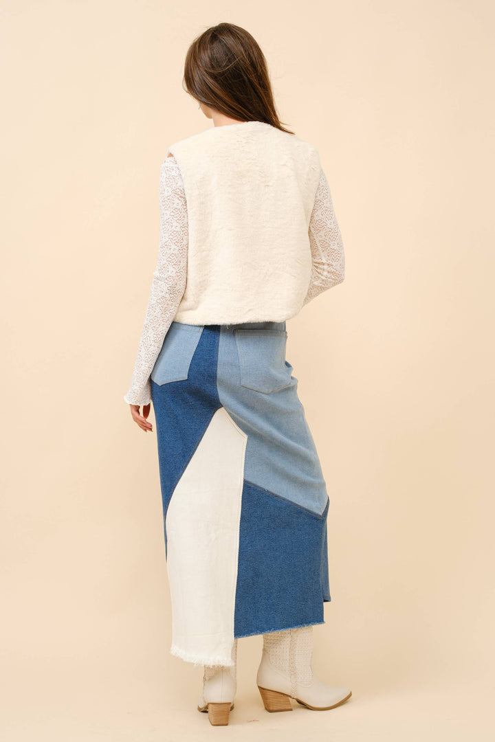 35084J - Western Embroidered Fur Vest: OFF WHITE / S