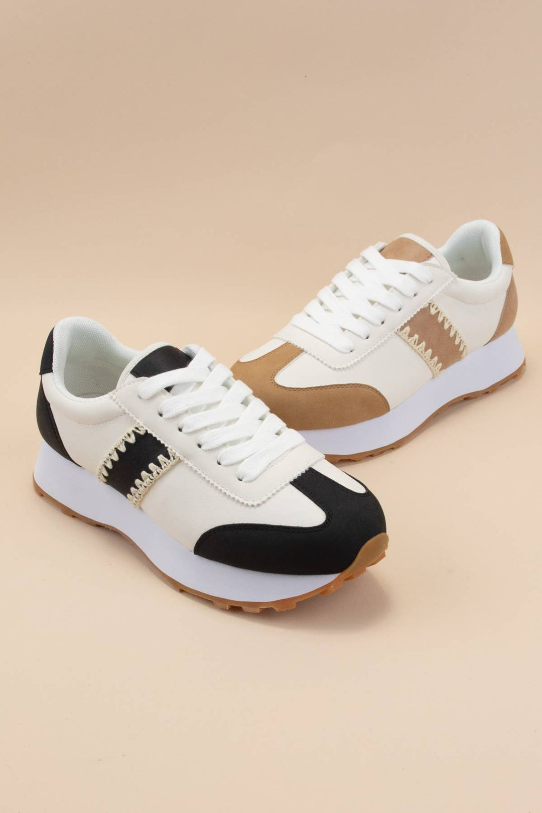 POETRY STITCHED EDGE DESIGN LIGHTWEIGHT SNEAKERS: BLACK / 9