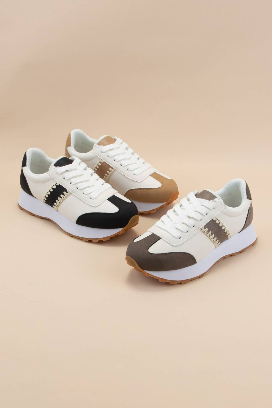 POETRY STITCHED EDGE DESIGN LIGHTWEIGHT SNEAKERS: BLACK / 8.5
