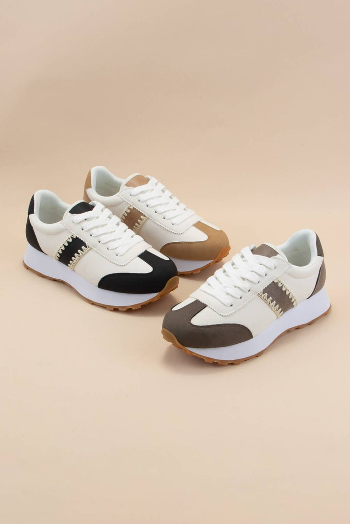 POETRY STITCHED EDGE DESIGN LIGHTWEIGHT SNEAKERS: BLACK / 9