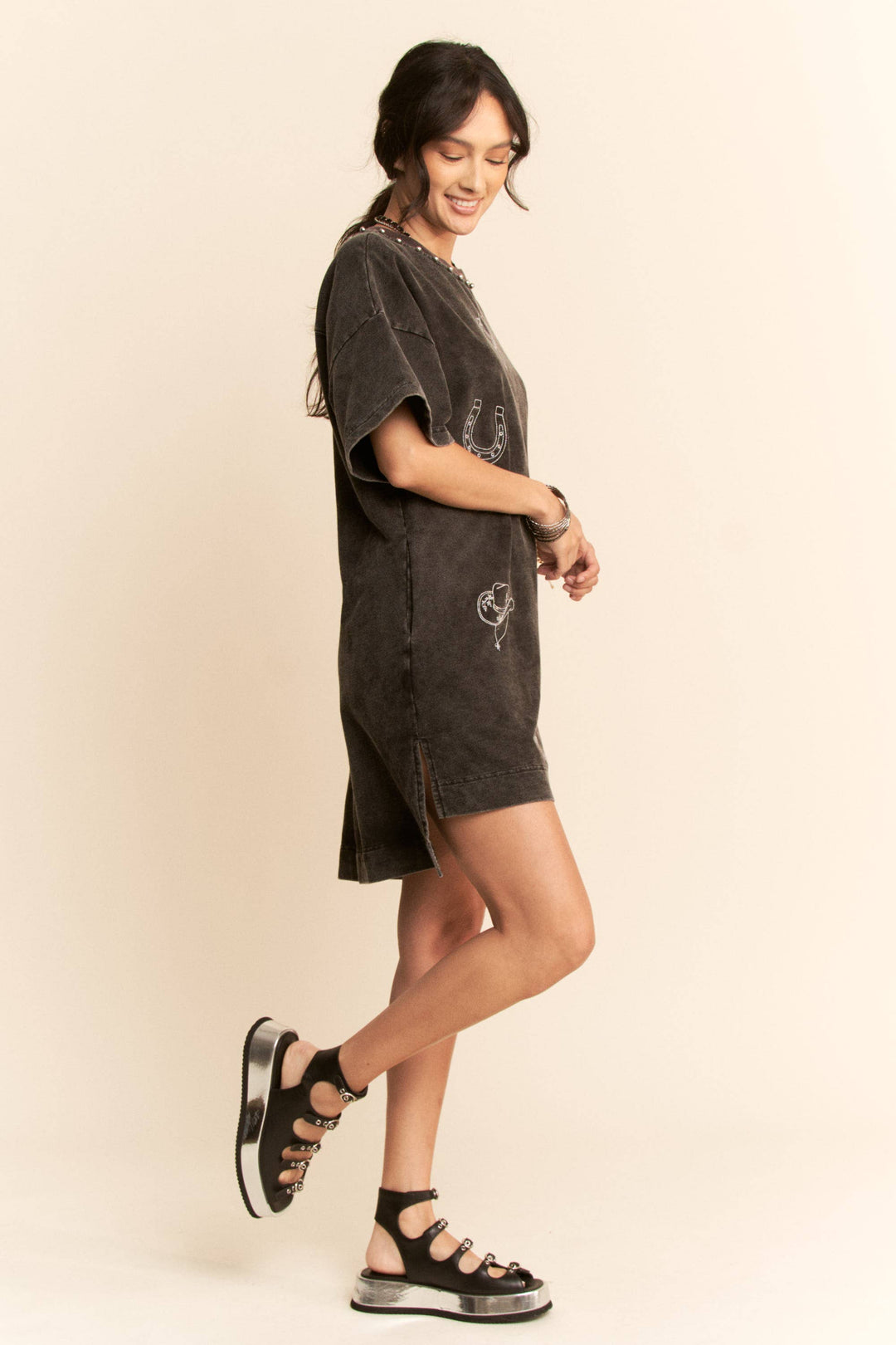 MINERAL EMBROIDERED SHORT SLEEVE TERRY DRESS: WASHED BLACK / L