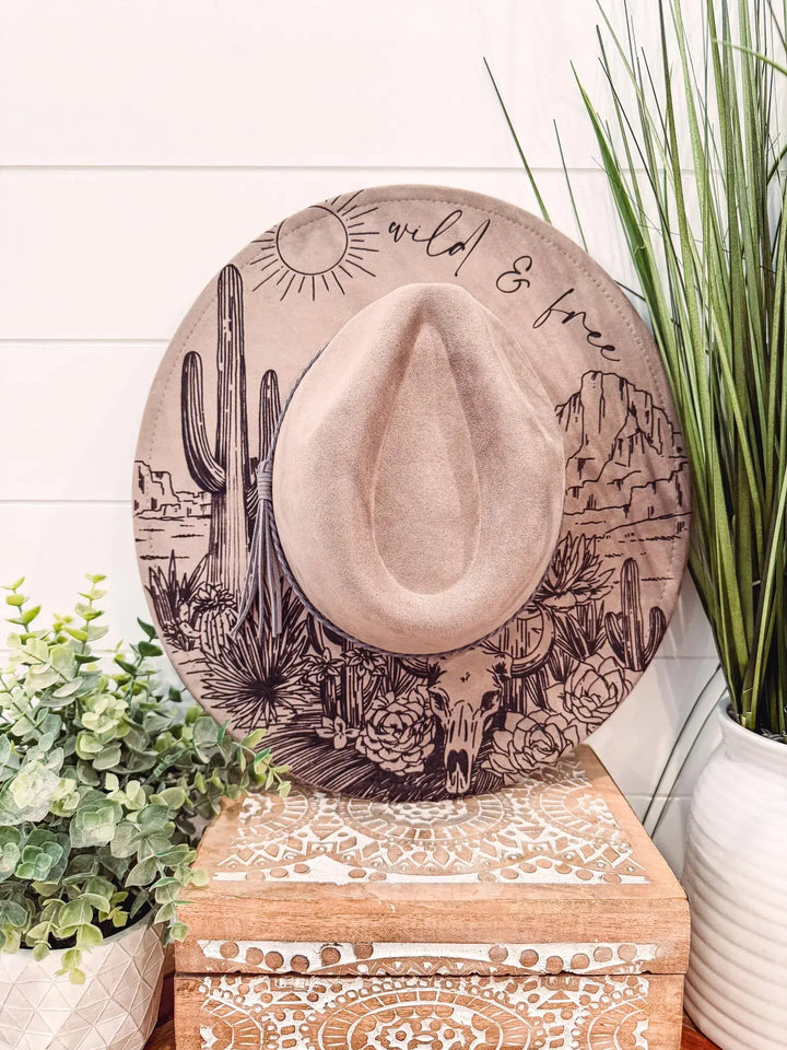 Engraved Desert Scene Hat : Mocha